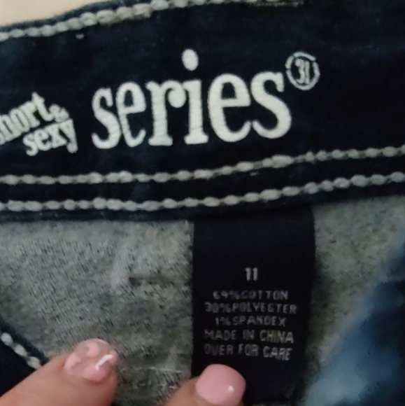 Jeans - Picture 2 of 3